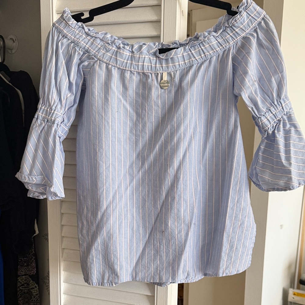 Elegant Light Blue Striped Off-Shoulder Blouse - Picture 7 of 7